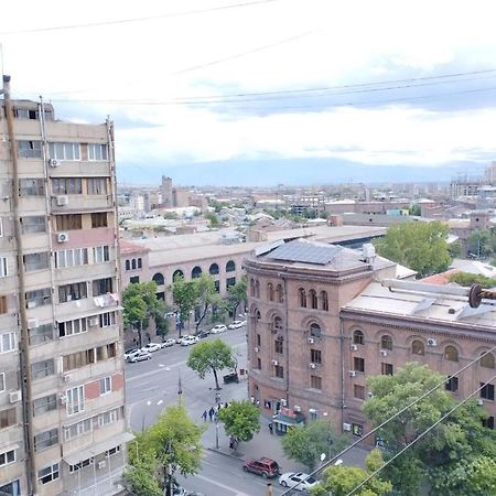 Large Apt Near Republic Square Apartamento Erevan Exterior foto